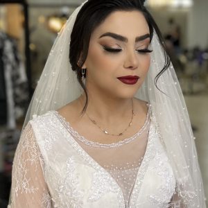میکاپ عروس در تفاوت آرایش روزانه و آرایش حرفهای سالن زیبایی